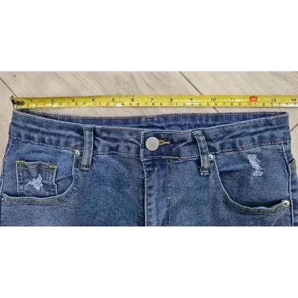 NWT Rocky Roxy Blue Denim Shorts Women's Sz Medium Distressed Frayed Hem Stretch - Picture 5 of 8